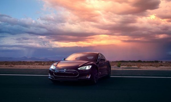 Tesla назвала цену Model S P85D