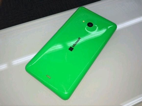 В сети появились «живые» фото Microsoft Lumia 535