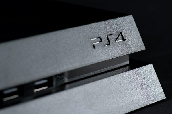 Люди купили за год 14 миллионов приставок PlayStation 4