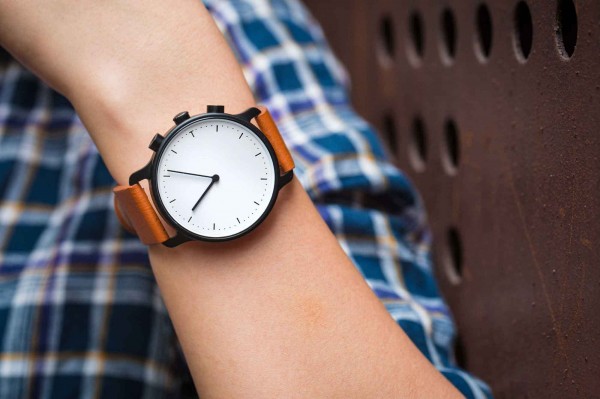 Nevo – «умные часы», изобретенные заново… и работающие от батарейки полгода