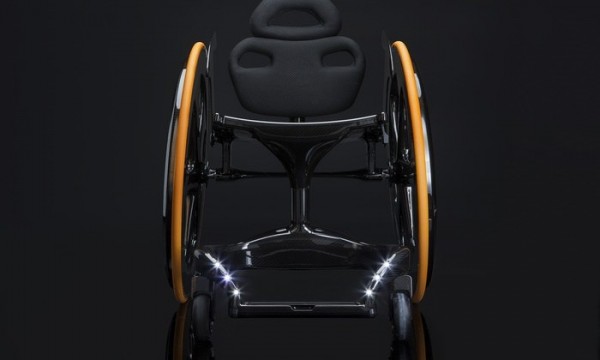 Carbon Black — инвалидное кресло из углеродного волокна