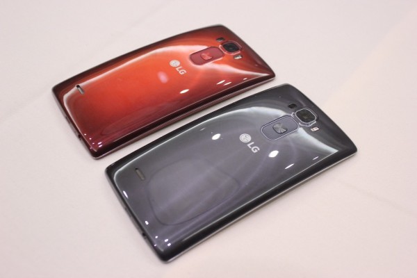 G Flex 2 — новый изогнутый смартфон от LG
