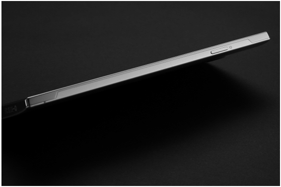 Doogee F2015: смартфон из «жидкого металла»