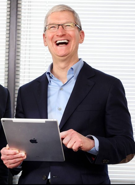 Глава Apple заявил, что гибрида MacBook и iPad не будет