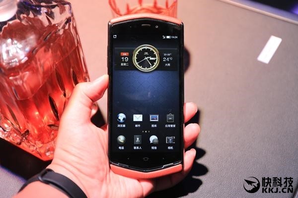 8848 Titanium M3 — роскошный смартфон из Поднебесной