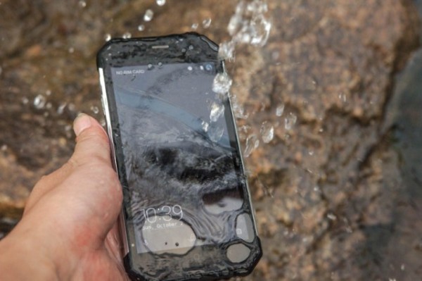 Nomu S30 — недорогой смартфон с защитой от воды и падений