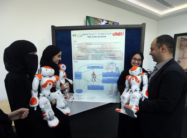 Роботы из ОАЭ покоряют социальную сферу