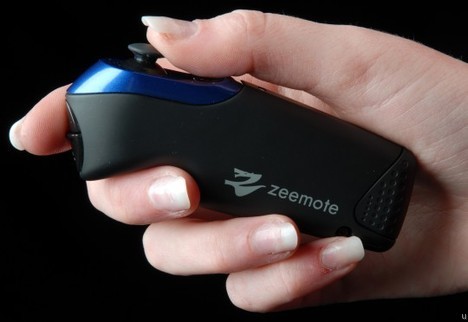 Zeemote JS1 – Bluetooth-джойстик для мобильных телефонов