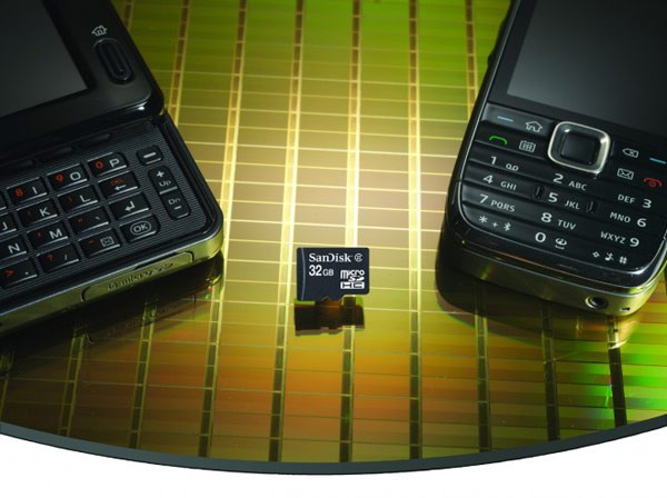 32-гигабайтная карта microSD от SanDisk
