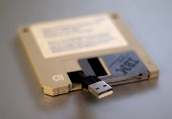 3,5’’ флоппи-диск в качестве USB-флешки X_733d555e