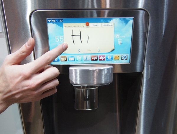 «Умный» холодильник Samsung LCD Refrigerator