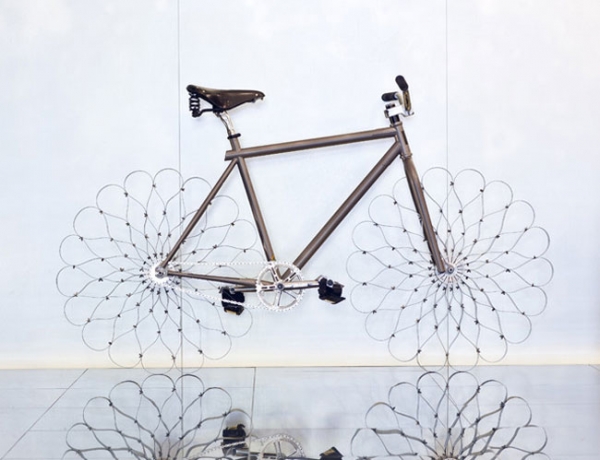Велосипед со стальными колесами никогда не «проколется»