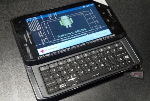 Android-смартфон Motorola Droid4