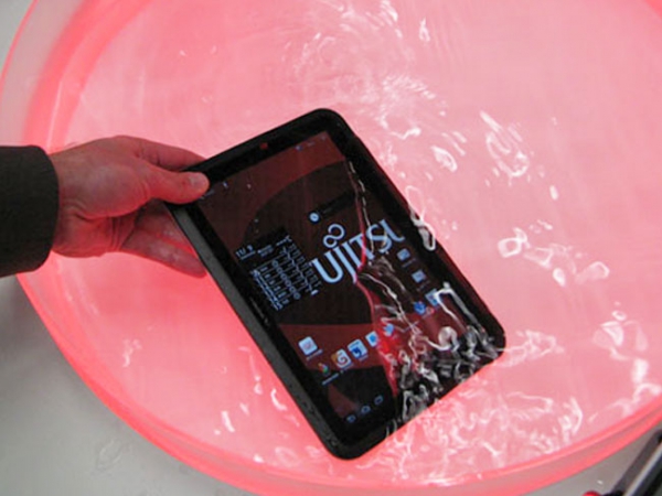 Fujtisu протестировала водонепроницаемый Android-планшет Arrows LTE