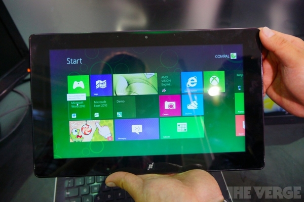 AMD показывает 11,6’’ гибридный лэптоп-планшет Compal с ОС Windows 8
