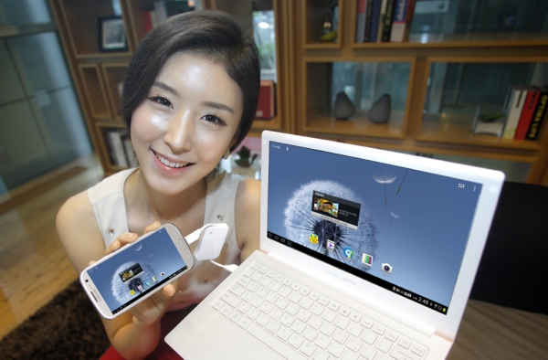 Spider Laptop: «экзоскелет» для смартфона Samsung Galaxy SIII