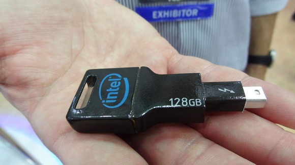 Intel показал прототип сверхскоростной Thunderbolt-флешки