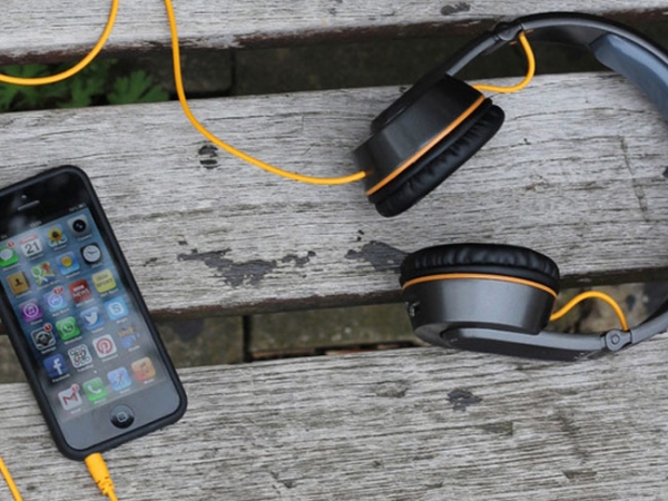 OnBeat Solar Headphones — наушники, которые помогут зарядить телефон