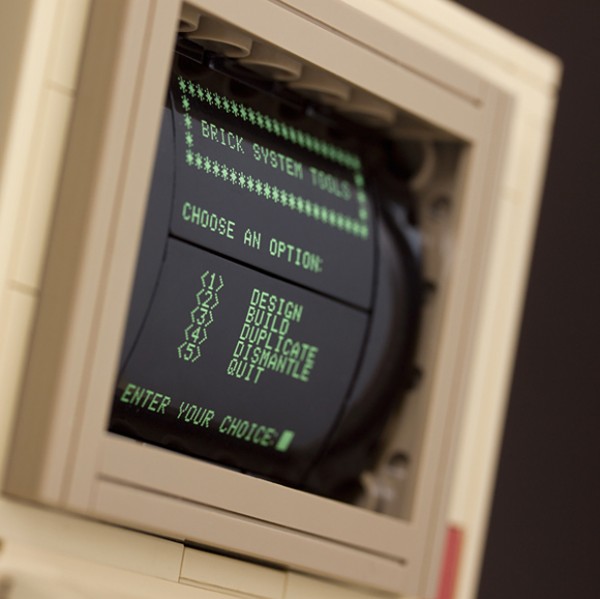 Apple II из кирпичиков Лего