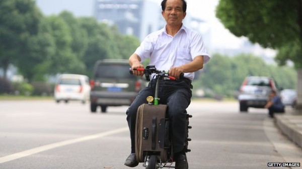 Китаец изобрел чемодан-мотоцикл