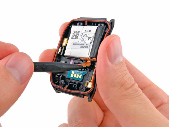 Что заставляет «тикать» LG G Watch и Samsung Gear Live