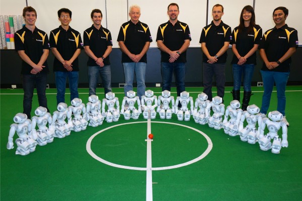Австралийские роботы победили в футбольном чемпионате RoboCup 2014