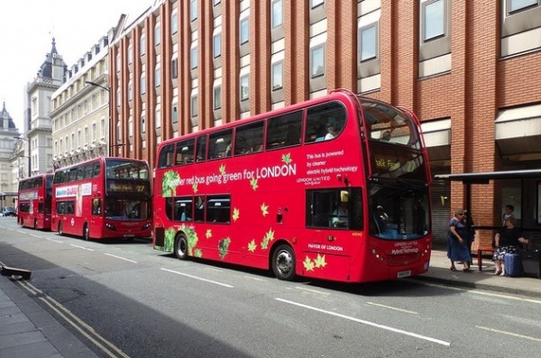 Лондонские автобусы получат беспроводную зарядку