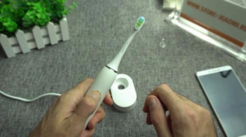 Xaomi выпустила уникальную «умную» зубную щетку