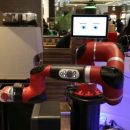 В японском кафе появился робот-бариста
