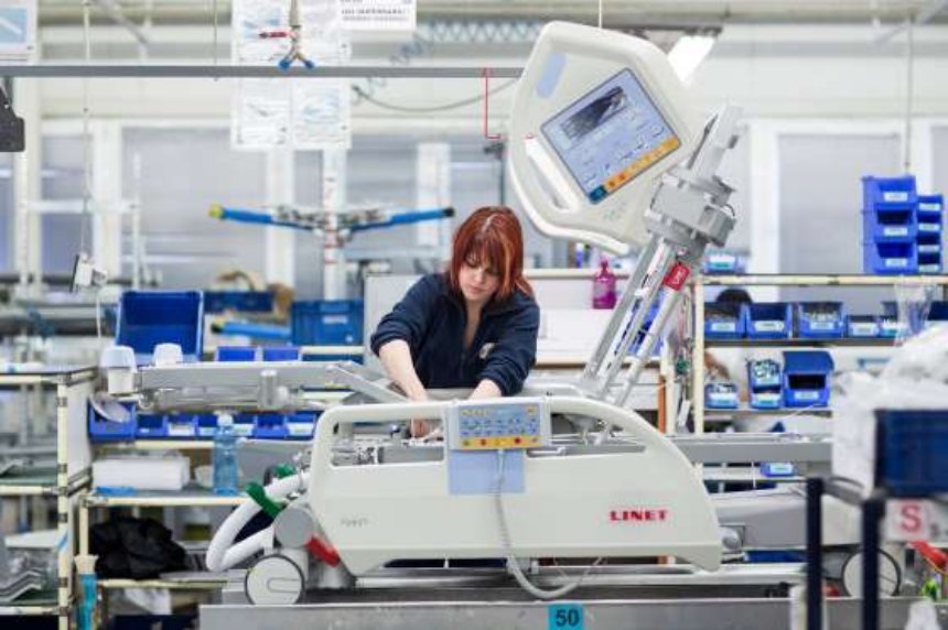 Рабочую силу на заводах уже заменяют роботы