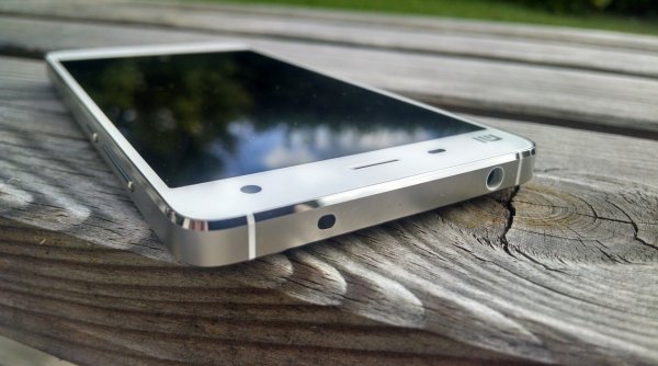 В Сети появилось «живое» видео флагманского Xiaomi Mi 8