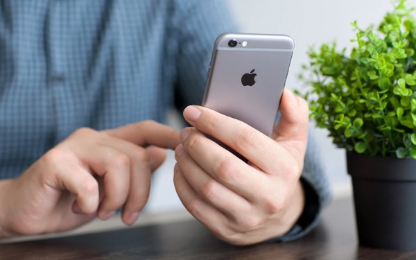 Apple сообщила о снижении спроса на iPhone