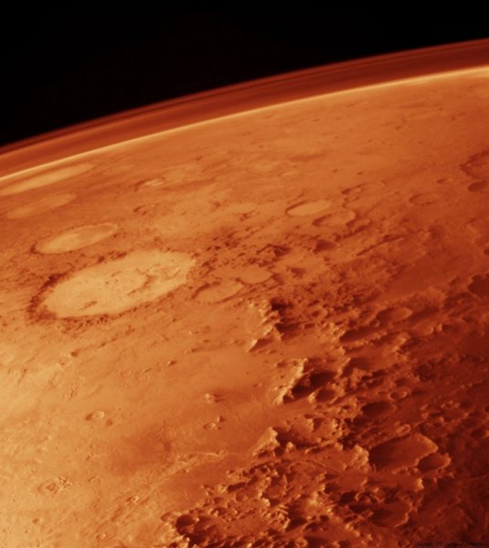 Ученые обнаружили на Марсе источник воды и жизни