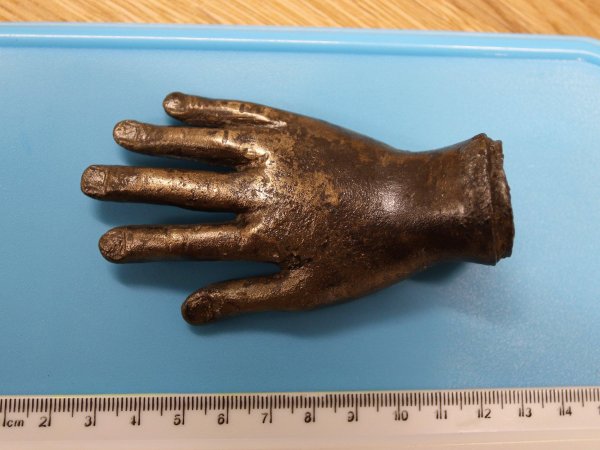 Археологи нашли в Великобритании руку бога Юпитера