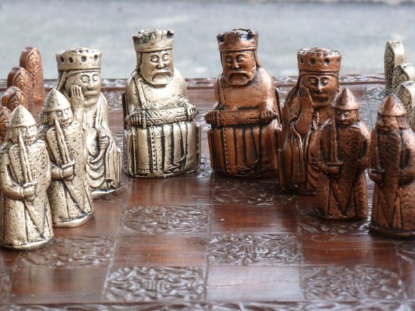 В Шотландии нашли древнюю доску шахмат викингов