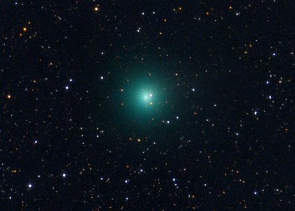 Ультраяркая зеленая комета приближается к Солнцу