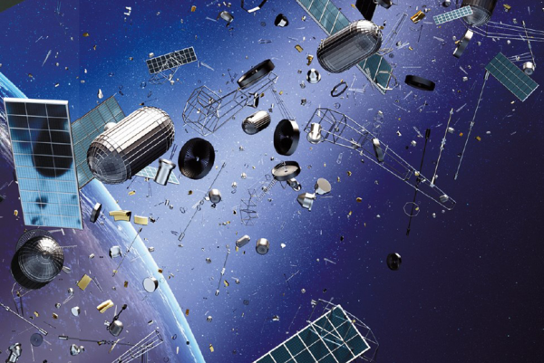Космический мусор станет ловить спутник с гарпуном и сетью