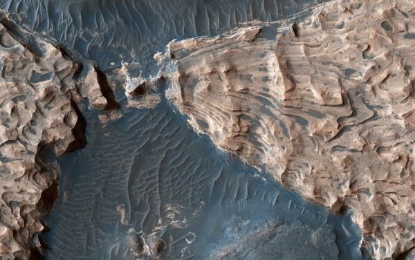 NASA обнаружило древнее озеро на Марсе