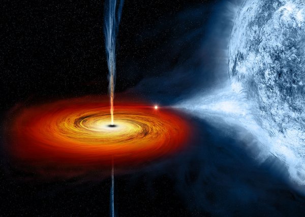 NASA: Несчастную звезду чёрная дыра пожирает более десяти лет