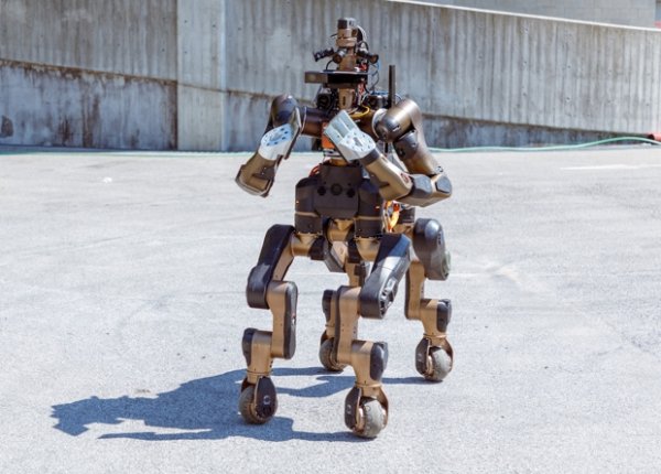 Спасатель робот-кентавр поразил своими возможностями
