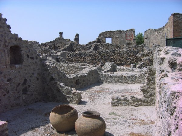 Учёные нашли новые исторические артефакты на раскопках в Помпеях