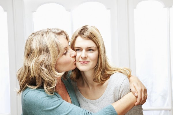 Учёные выяснили, что любовь к родителям не уходит при взрослении