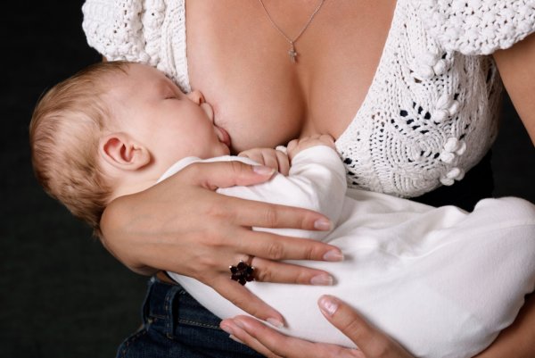 Ученые выяснили, как кормление грудью оздоравливает самих матерей