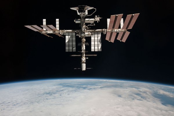 Бартер на МКС: Российские космонавты меняют у американцев творог на крабов