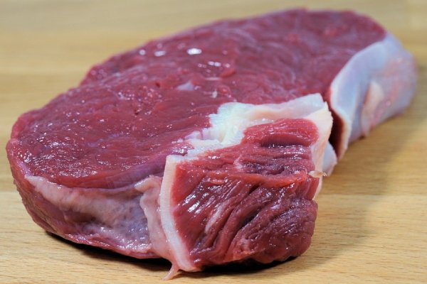 Ученые рассказали, чем грозит человеку полный отказ от мяса
