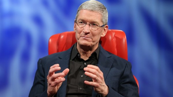 Гендиректор Apple объяснил огромную стоимость новых iPhone