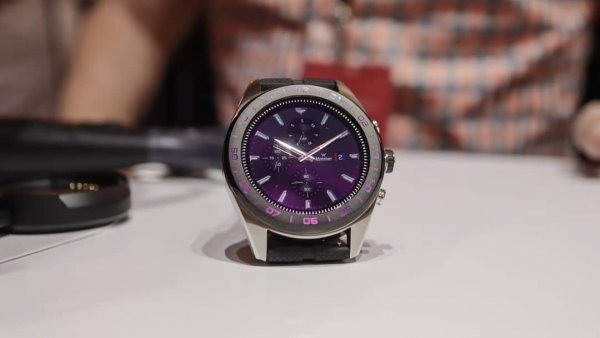 LG представила «умные» гибридные часы Watch W7