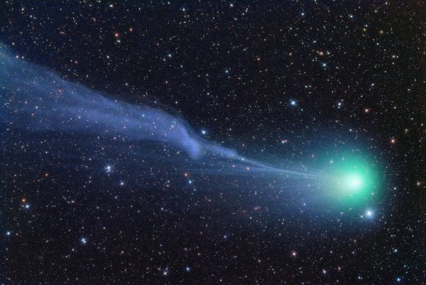 Ученые: К Земле направляется зеленая «Рождественская комета»