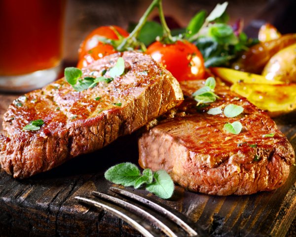 Онкологи: Жареное мясо увеличивает риск развития рака