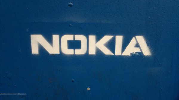 Пять камер: Nokia сделали упор на снимки в Pureview, но забыли про хорошую начинку